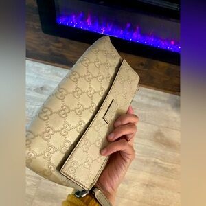 💯% Authentic Gucci Beige belt bag